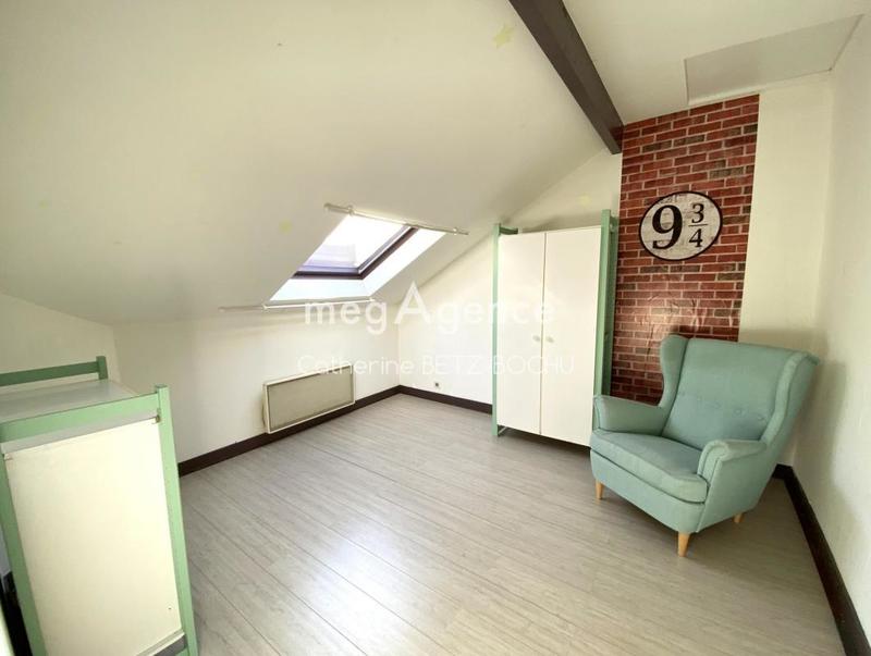 Maison - 180 m² - 8 pièces