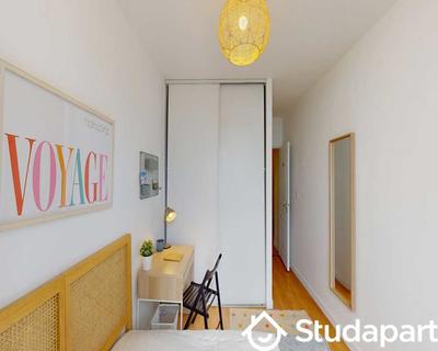 Chambre - 80 m² - 1 pièce