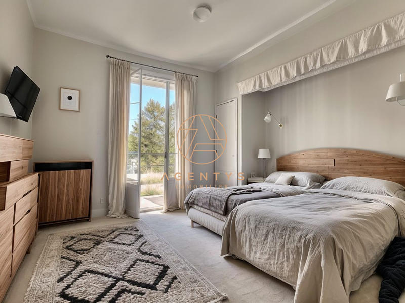 Maison - 249 m² - 10 pièces