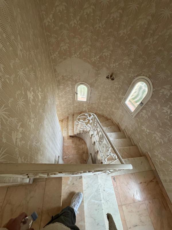 Maison - 330 m² - 8 pièces