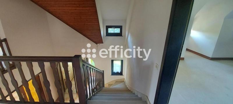 Maison - 190 m² - 5 pièces