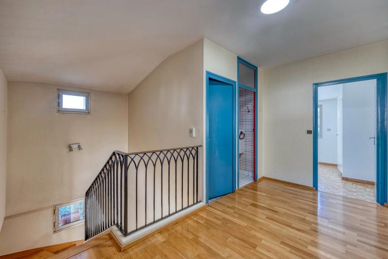 Maison - 207 m² - 8 pièces