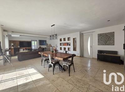 Maison - 180 m² - 6 pièces