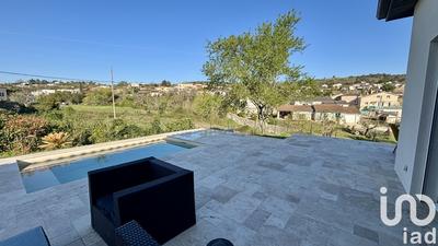 Maison - 94 m² - 4 pièces