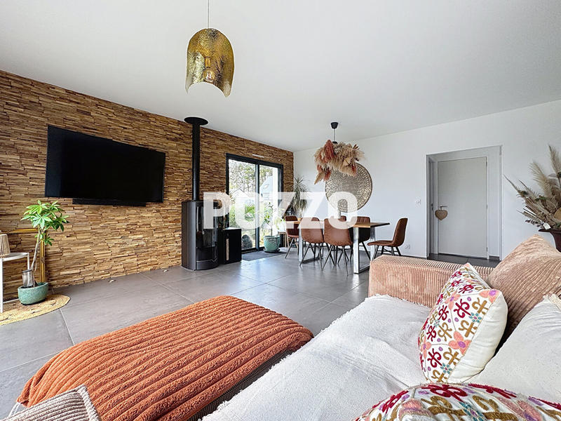 Maison - 95 m² - 5 pièces