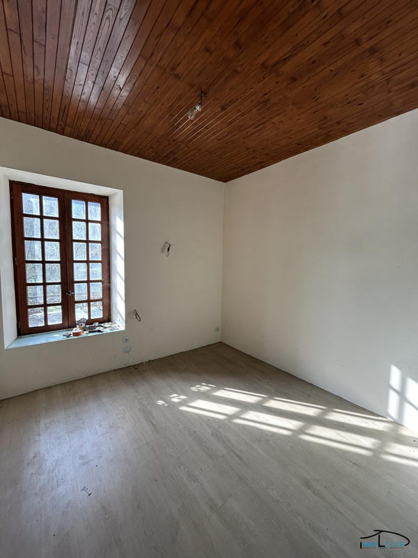 Maison ancienne - 210 m² - 7 pièces