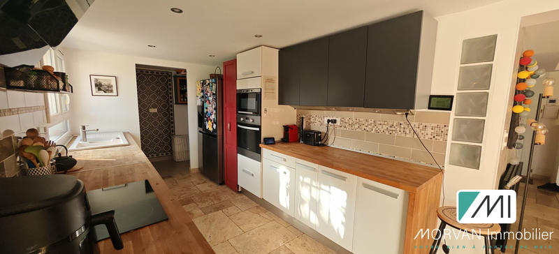 Maison - 175 m² - 9 pièces