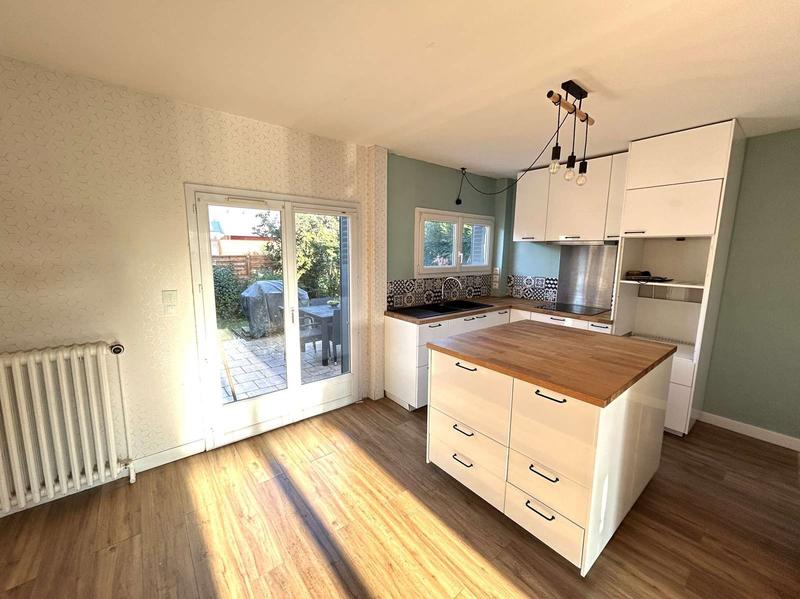 Maison traditionnelle - 95 m² - 5 pièces