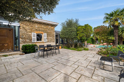 Maison - 270 m² - 8 pièces