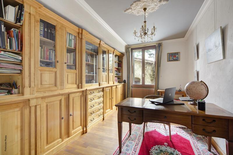 Maison - 328 m² - 9 pièces