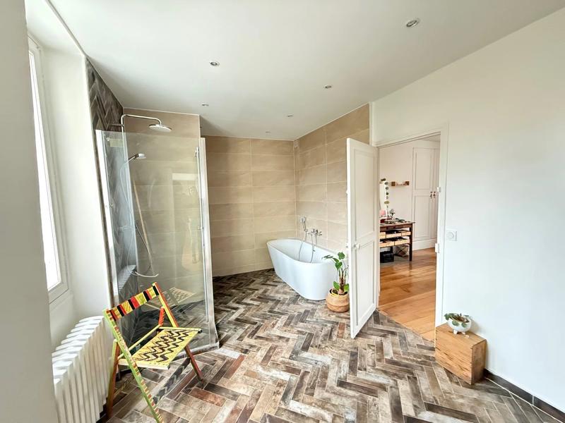 Maison - 180 m² - 6 pièces