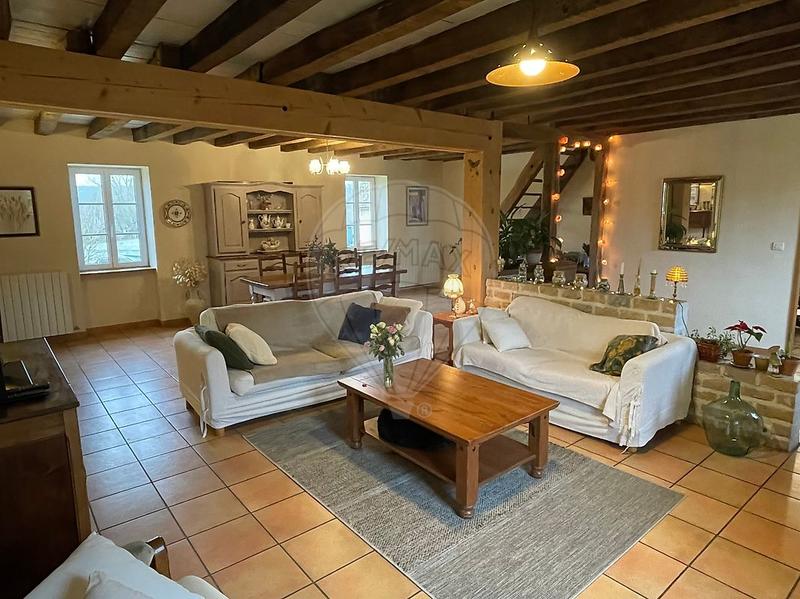 Maison - 212 m² - 7 pièces