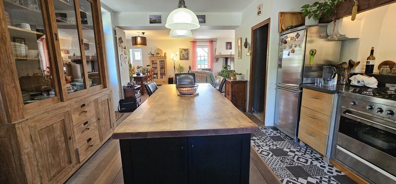 Maison - 249 m² - 4 pièces