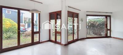 Maison - 227 m² - 10 pièces