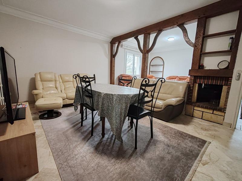 Maison - 230 m² - 10 pièces