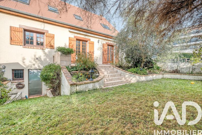 Maison - 139 m² - 6 pièces
