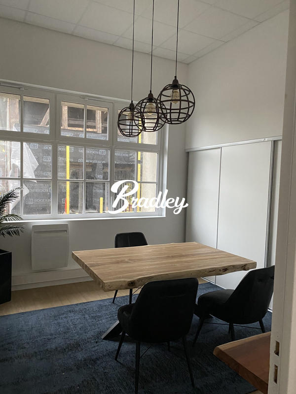 Bureau - 136 m²
