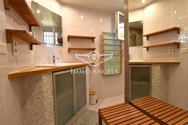 Villa - 206 m² - 9 pièces