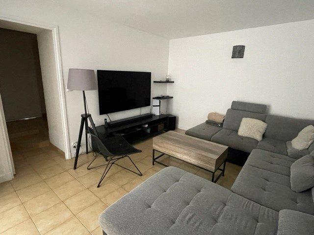 Maison - 185 m² - 8 pièces