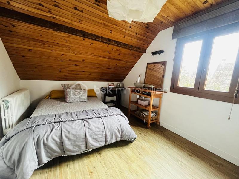 Maison - 222 m² - 8 pièces