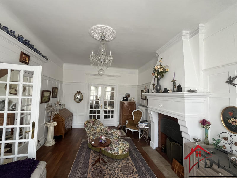 Maison - 195 m² - 11 pièces