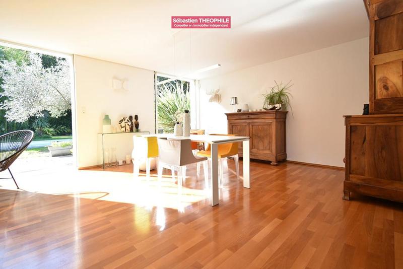 Maison - 206 m² - 7 pièces