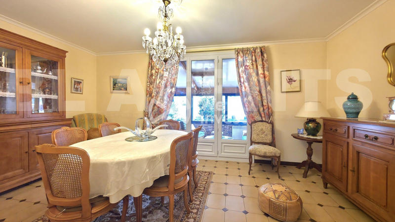 Maison - 96 m² - 5 pièces