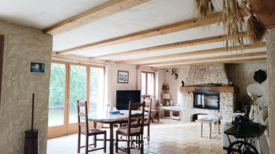 Propriété - 345 m² - 4 pièces