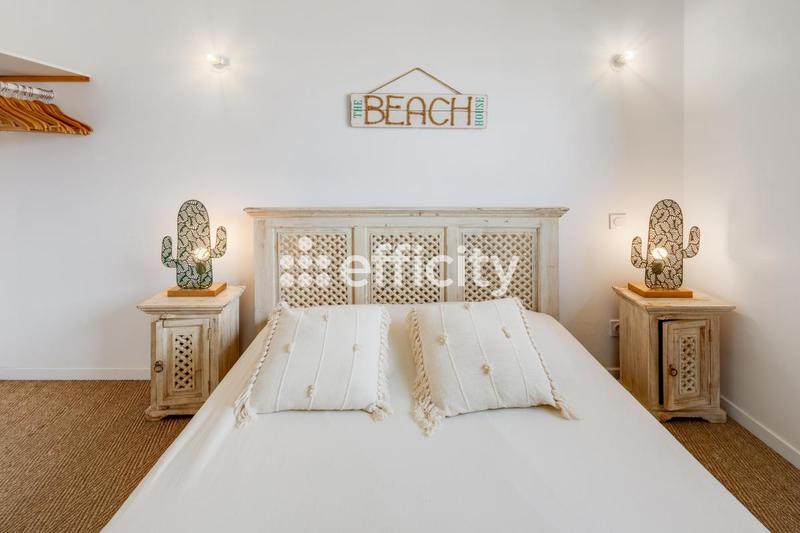 Maison - 211 m² - 7 pièces