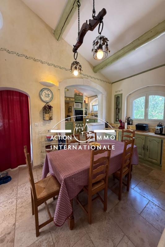 Maison - 252 m² - 8 pièces