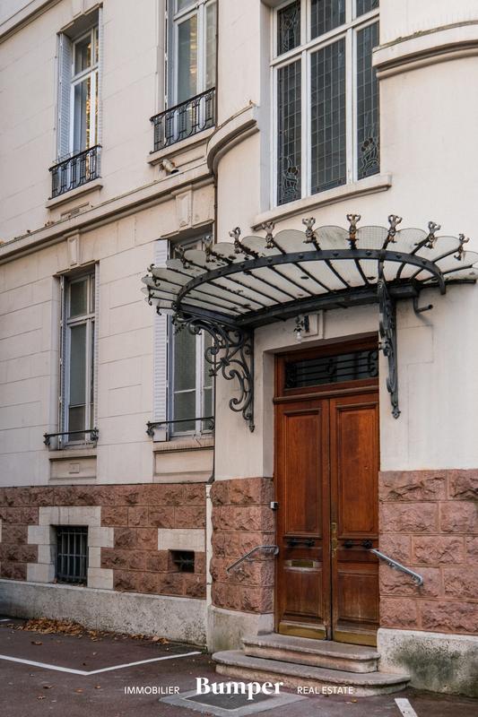 Appartement - 321 m² - 10 pièces