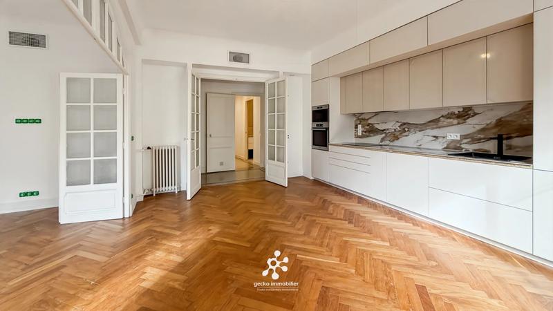 Appartement - 100 m² - 5 pièces