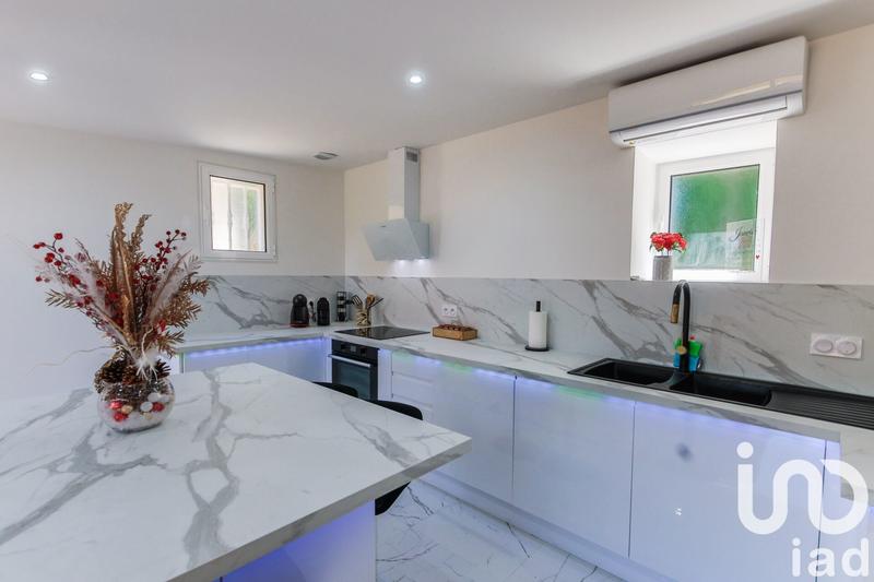 Maison - 175 m² - 9 pièces