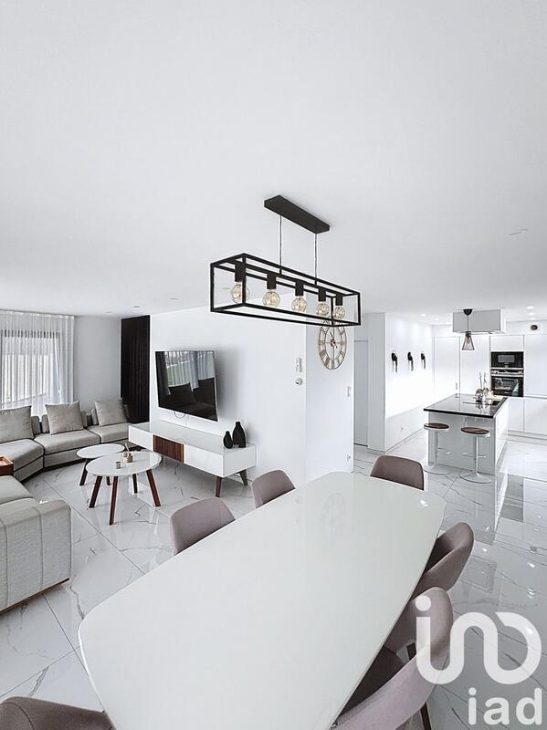 Maison - 136 m² - 5 pièces