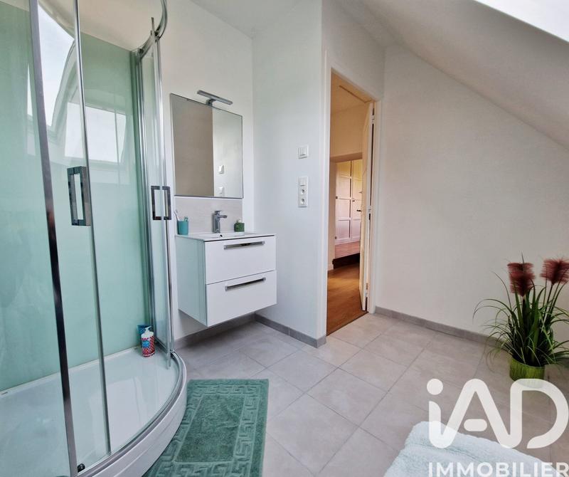 Maison - 222 m² - 12 pièces