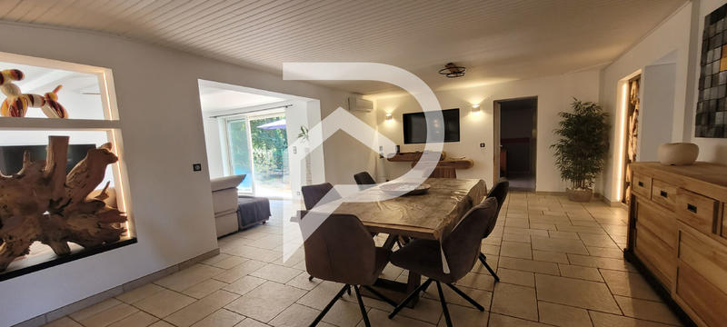 Maison - 215 m² - 7 pièces