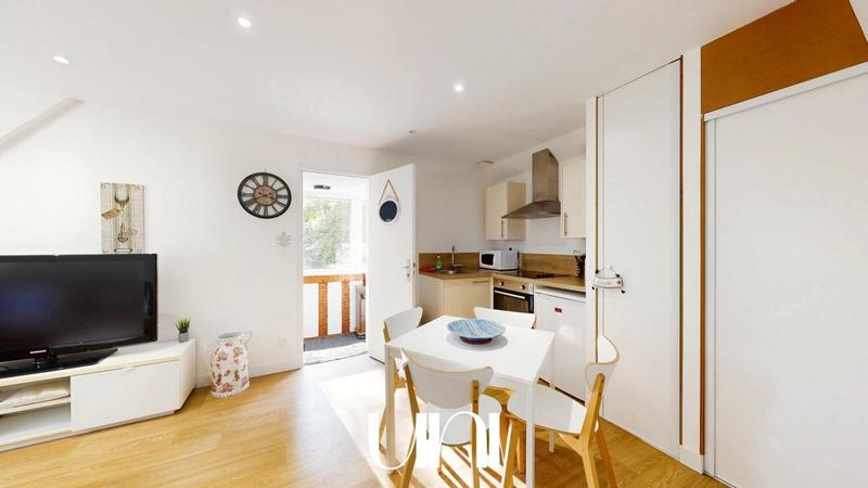 Maison - 650 m² - 22 pièces