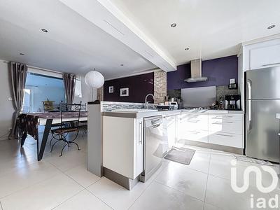 Maison - 95 m² - 5 pièces