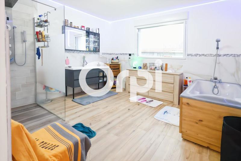 Maison - 121 m² - 4 pièces