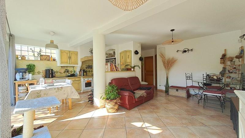 Maison - 95 m² - 5 pièces