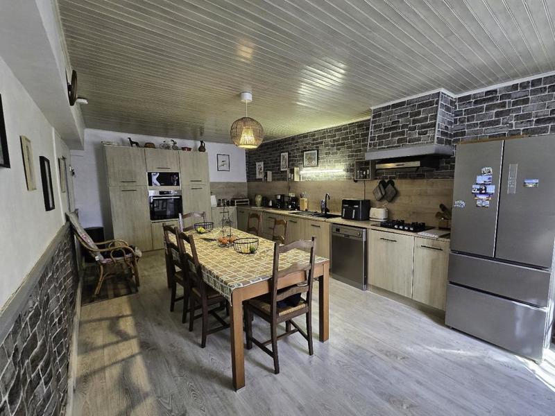 Propriété - 145 m² - 5 pièces