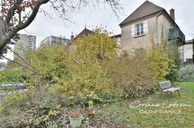 Maison de ville - 280 m² - 11 pièces