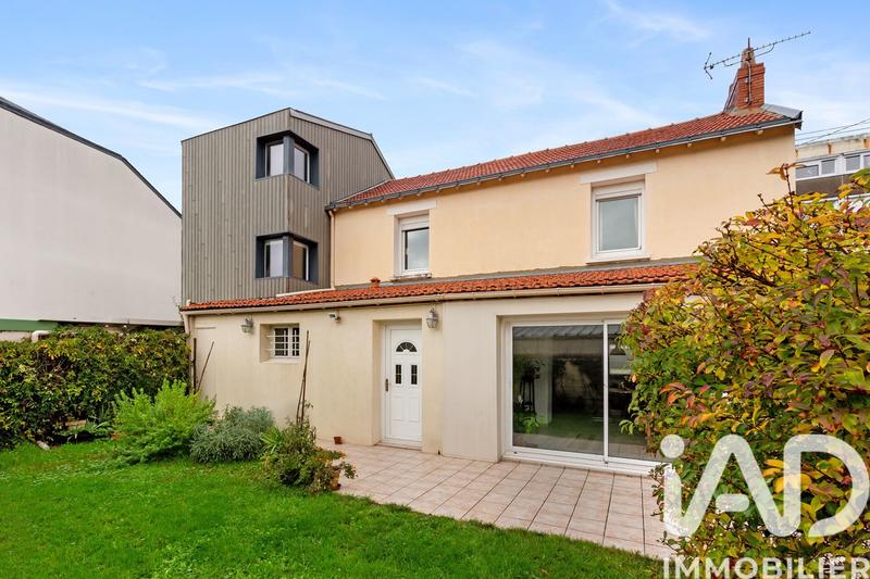 Maison - 140 m² - 5 pièces