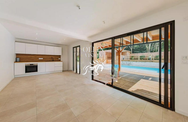 Villa - 270 m² - 7 pièces