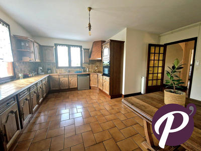Maison - 239 m² - 5 pièces