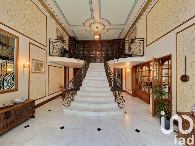 Maison - 349 m² - 6 pièces