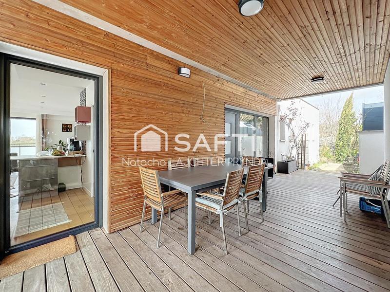 Maison - 240 m² - 7 pièces