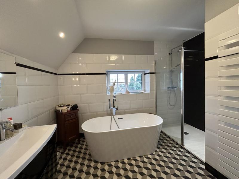 Maison - 197 m² - 6 pièces