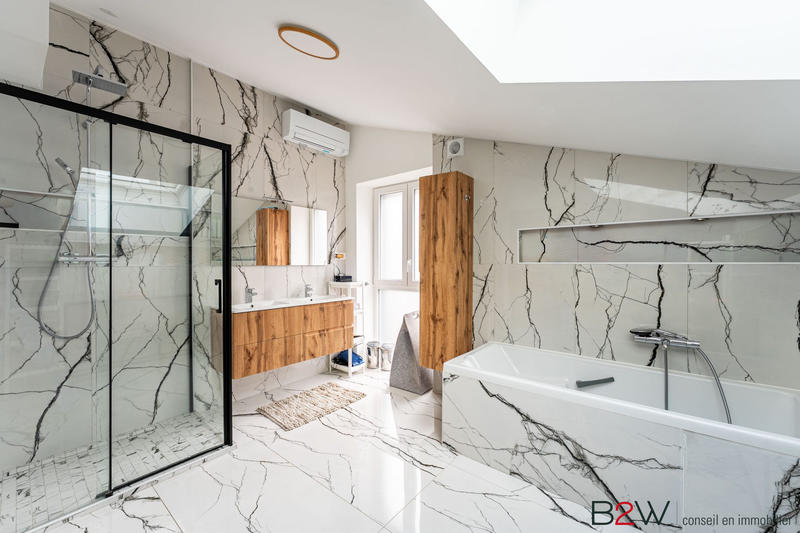 Maison contemporaine - 220 m² - 8 pièces