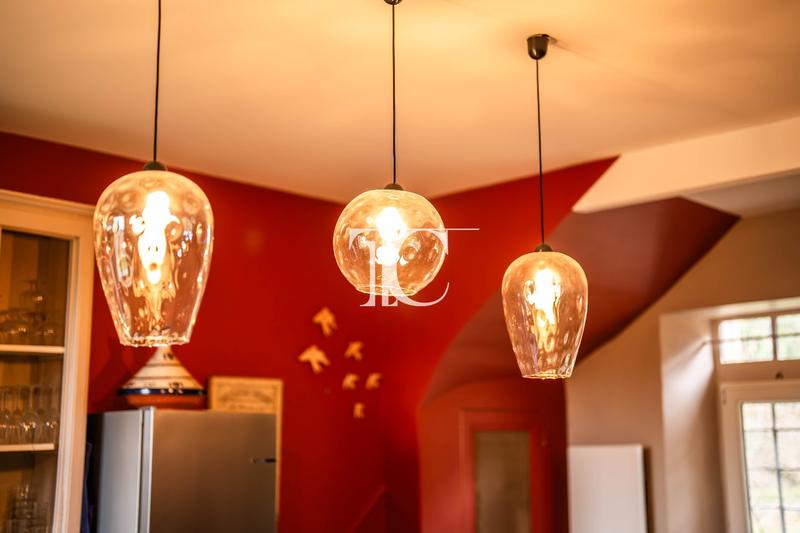 Maison - 334 m² - 8 pièces